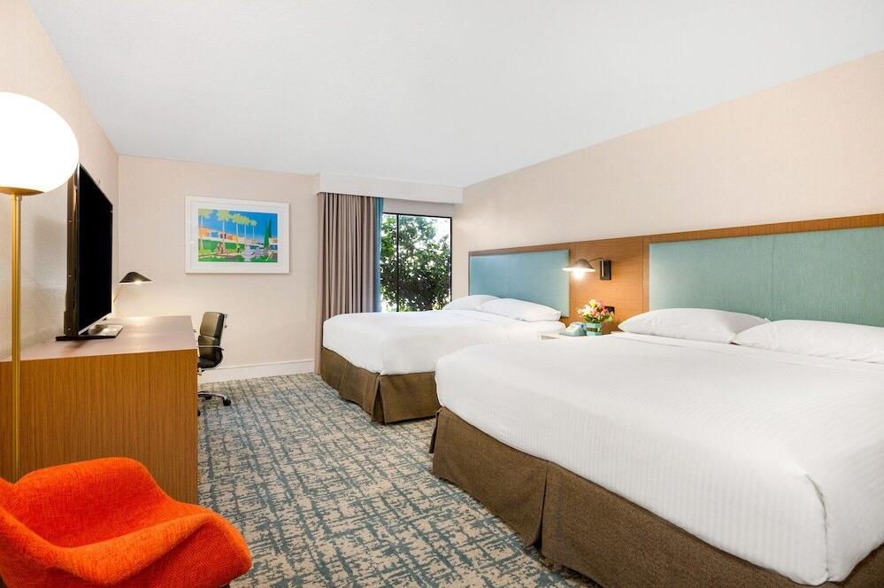 Foto de una habitación de Anaheim Hotel