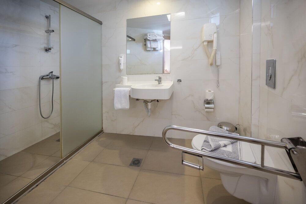 Foto del baño de Maritina Hotel