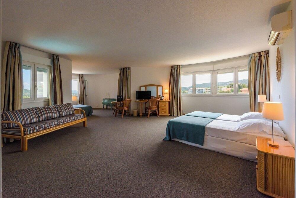 Foto de una habitación de Hotel Le Tilbury