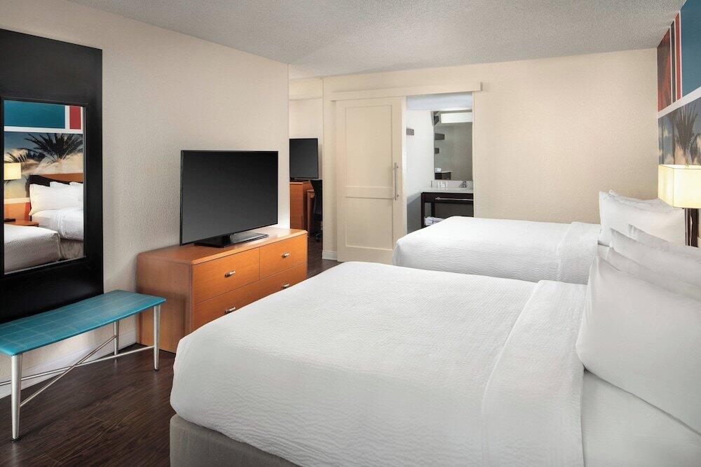 Foto de una habitación de Hotel Fairfield by Marriott Anaheim Resort