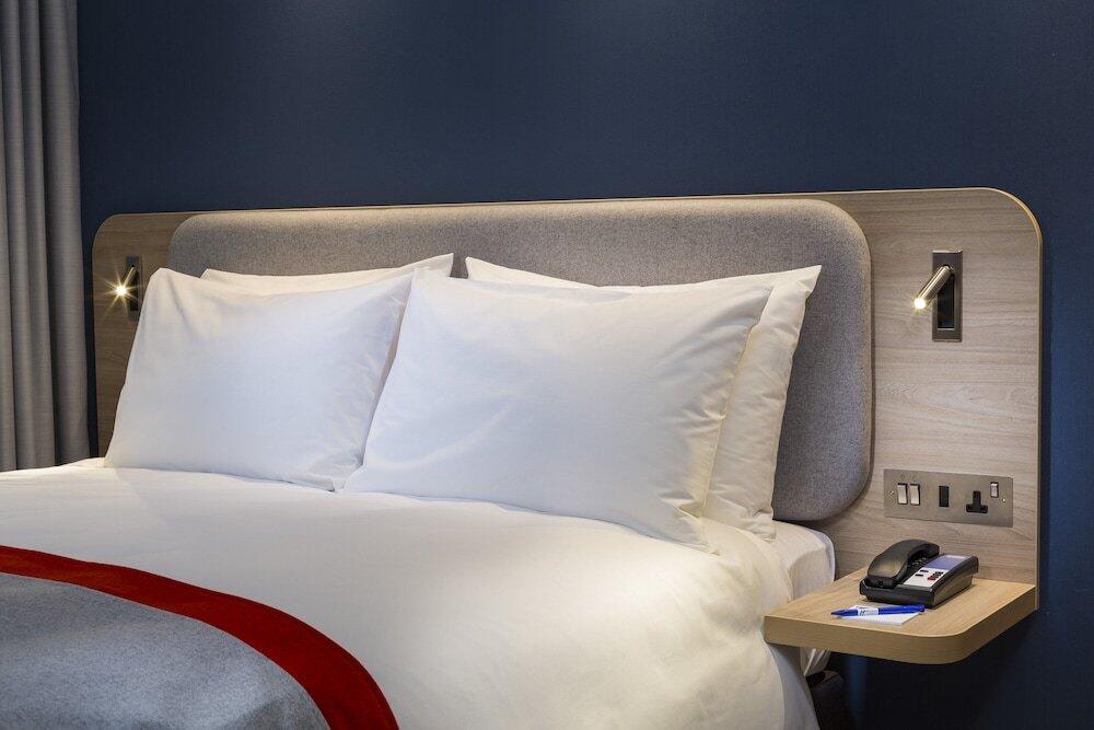 Foto de una habitación de Holiday Inn Express Cambridge West - Cambourne, an IHG Hotel