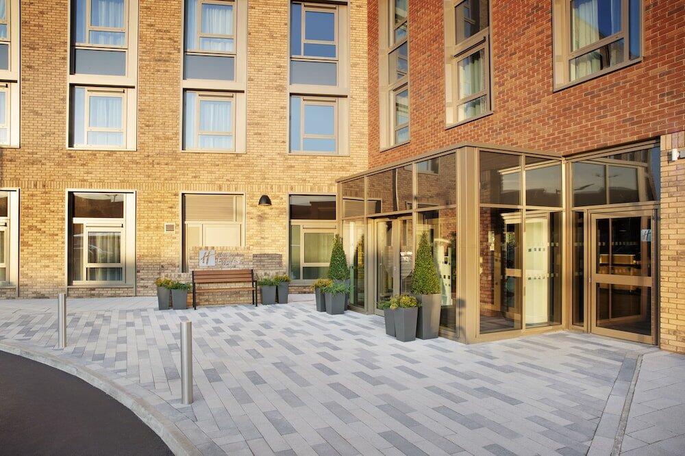 Foto del exterior de Holiday Inn Express Cambridge West - Cambourne, an IHG Hotel