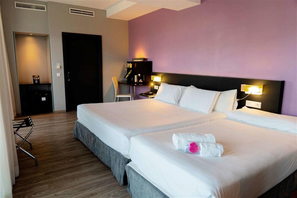 Foto de una habitación de Hotel Sercotel Córdoba Medina Azahara