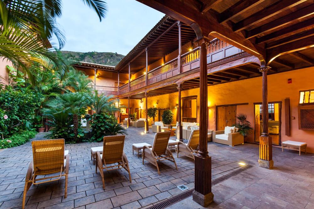 Foto del exterior de Hotel LIVVO La Quinta Roja