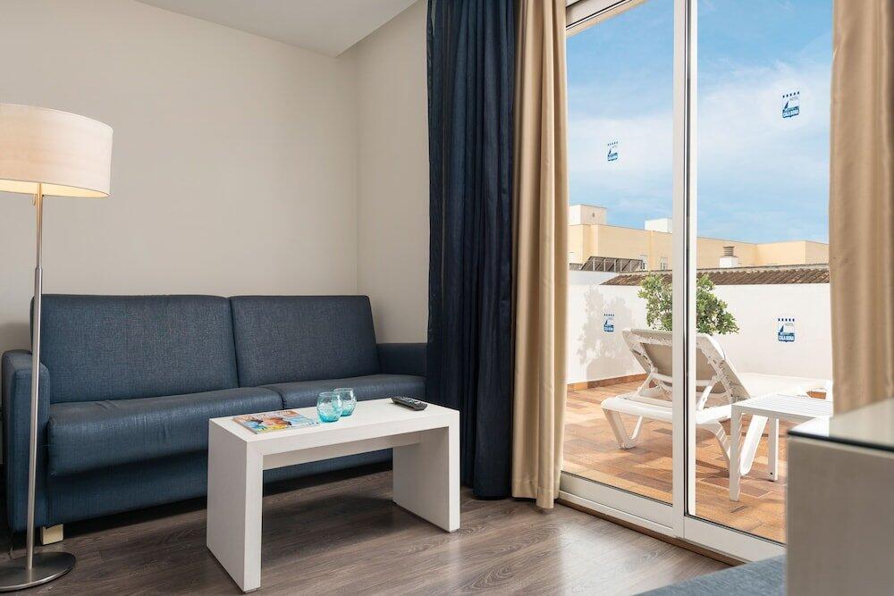 Foto de una habitación de Hotel Cala Bona