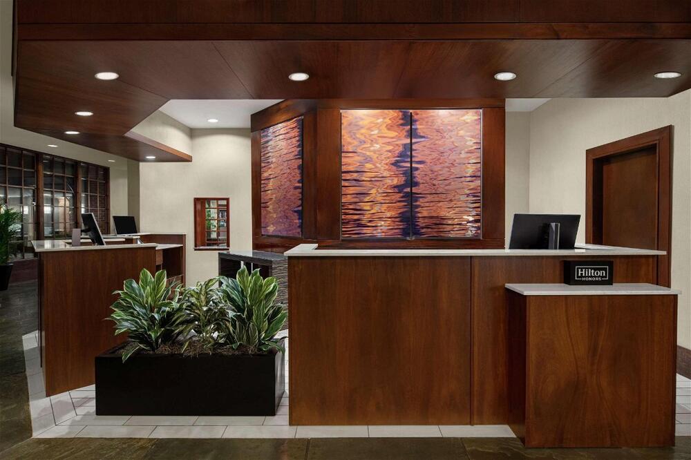 Foto de las zonas nobles de Hotel DoubleTree Suites by Hilton Charlotte/SouthPark