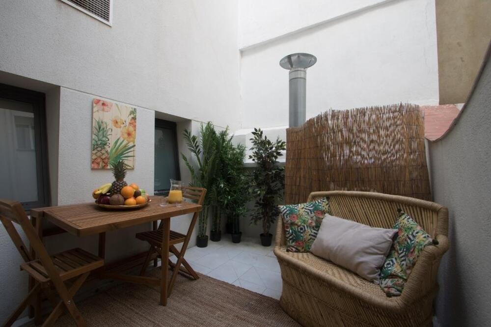 Foto del exterior de Hotel Cosy Rooms Embajador