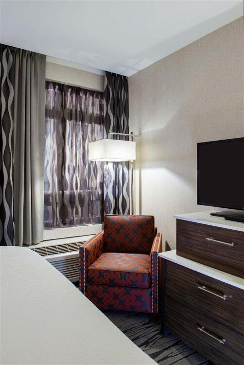 Foto de una habitación de Hotel Fairfield Inn &amp;amp; Suites Boston Cambridge