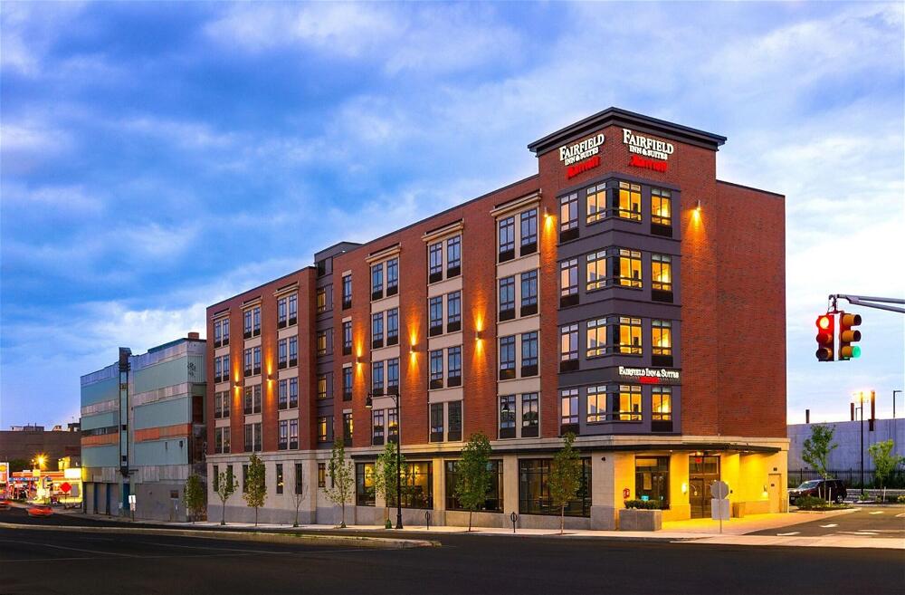 Foto del exterior de Hotel Fairfield Inn &amp;amp; Suites Boston Cambridge