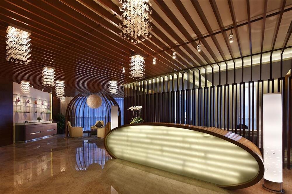 Foto general de Sheraton Guangzhou Hotel-Fully Upgraded in CBD-Free Canton Fair Shuttle Bus and Registration Counter