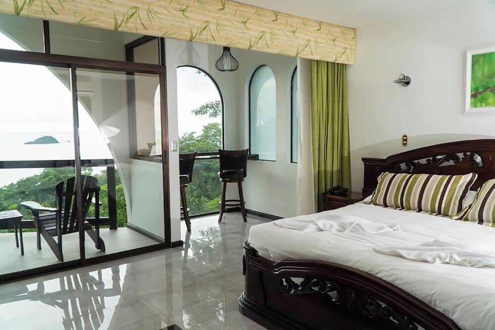 Foto de una habitación de Hotel Oceans Two Resort