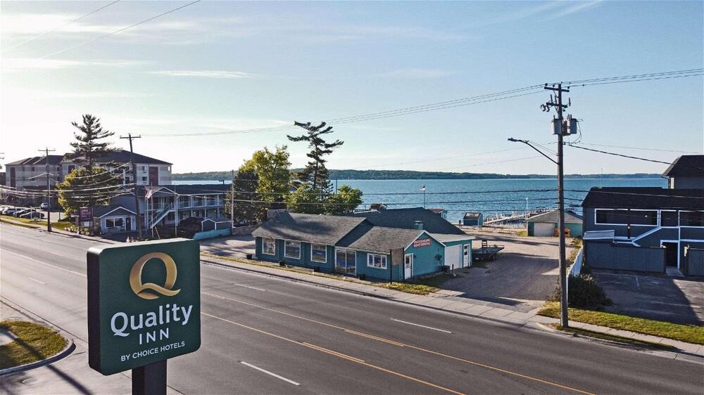 Exterior – Hotel Quality Inn Traverse City