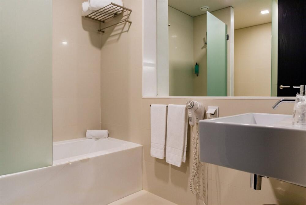 Foto del baño de Axis Viana Business &amp;amp; SPA Hotel