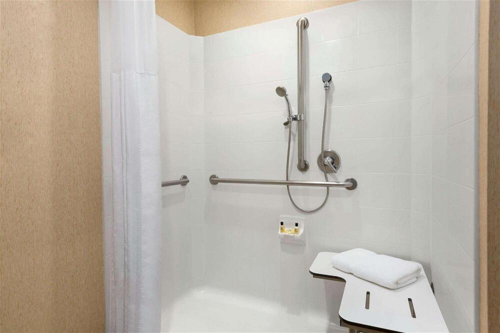 Foto del baño de Hotel Wyndham Anaheim