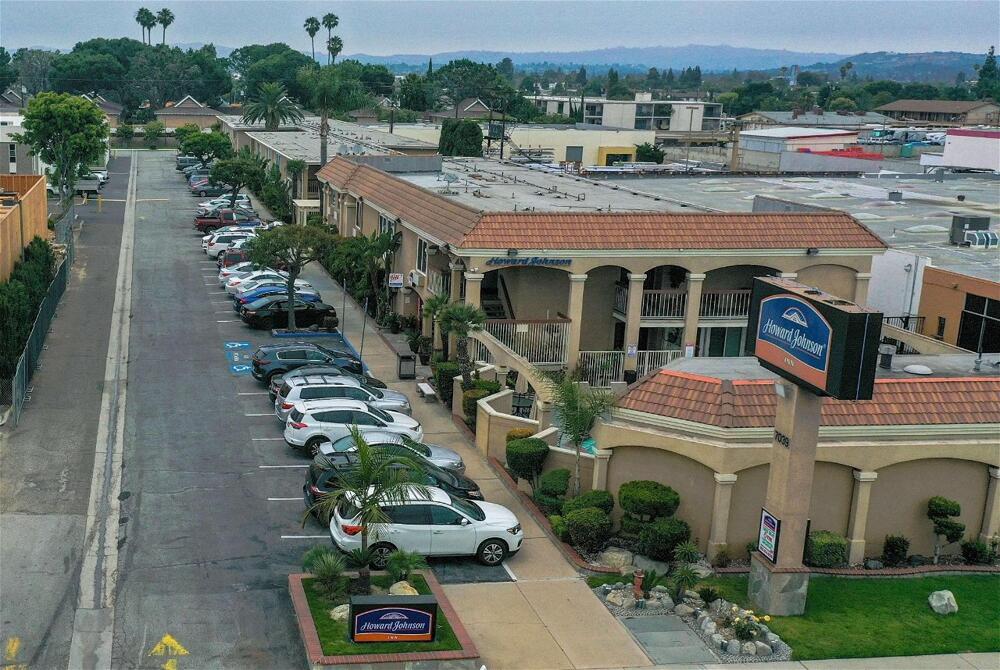 Foto del exterior de Hotel Howard Johnson by Wyndham Buena Park
