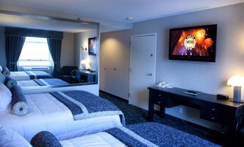 Foto de una habitación de Ramada Plaza by Wyndham West Hollywood Hotel &amp;amp; Suites