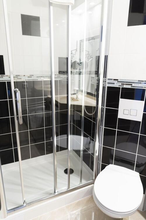 Foto del baño de Hôtel Bagatelle Paris Nord Roissy - ex Inter-Hotel