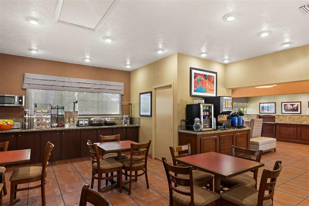 Dining – Hotel Best Western Port St. Lucie