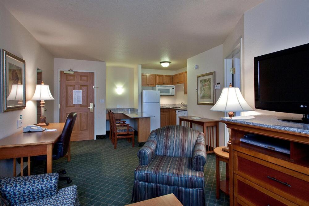 Foto general de Staybridge Suites - Calgary Airport, an IHG Hotel
