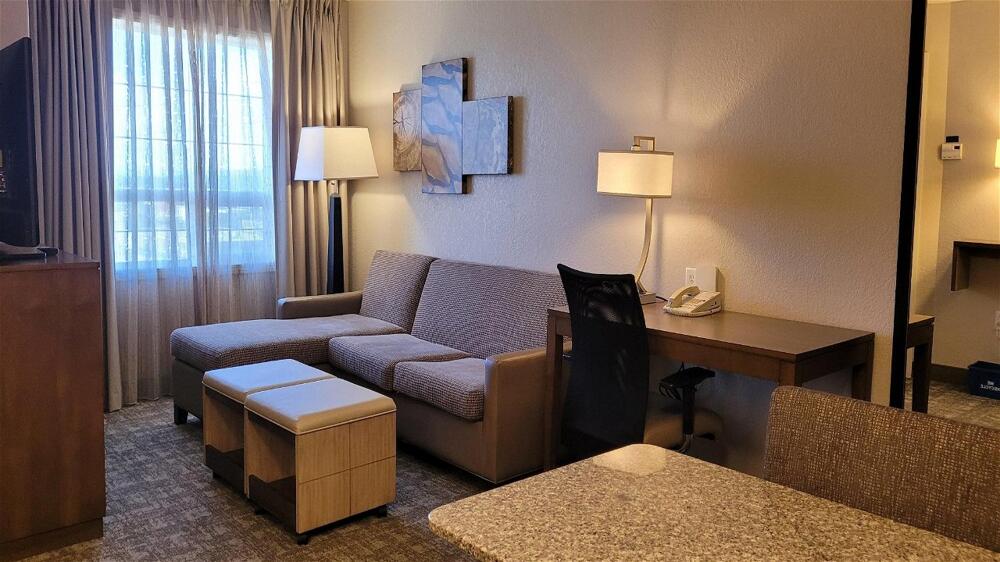 Foto de una habitación de Staybridge Suites - Calgary Airport, an IHG Hotel