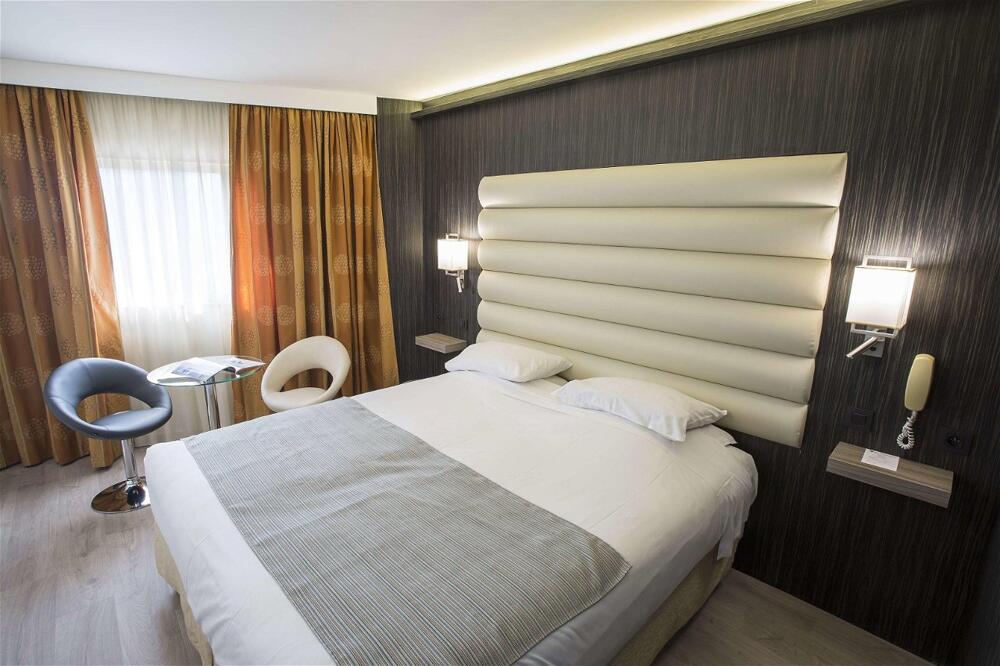 Foto de una habitación de Hotel BEST WESTERN PLUS CANNES RIVIERA &amp;amp; SPA