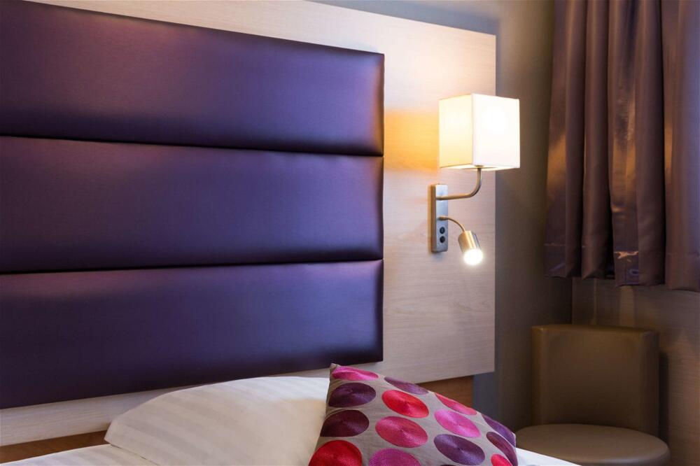 Foto de una habitación de The Originals City, Au Relais Saint-Éloi, Tours (Inter-Hotel)