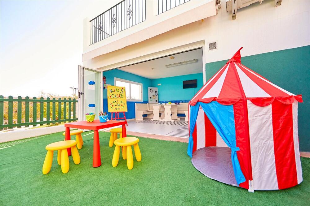 Foto de los servicios de Aparthotel Holiday Center