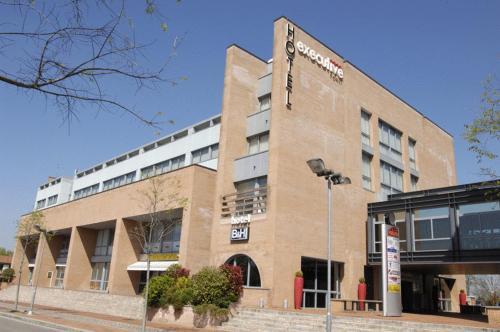 Foto del exterior de Executive Hotel