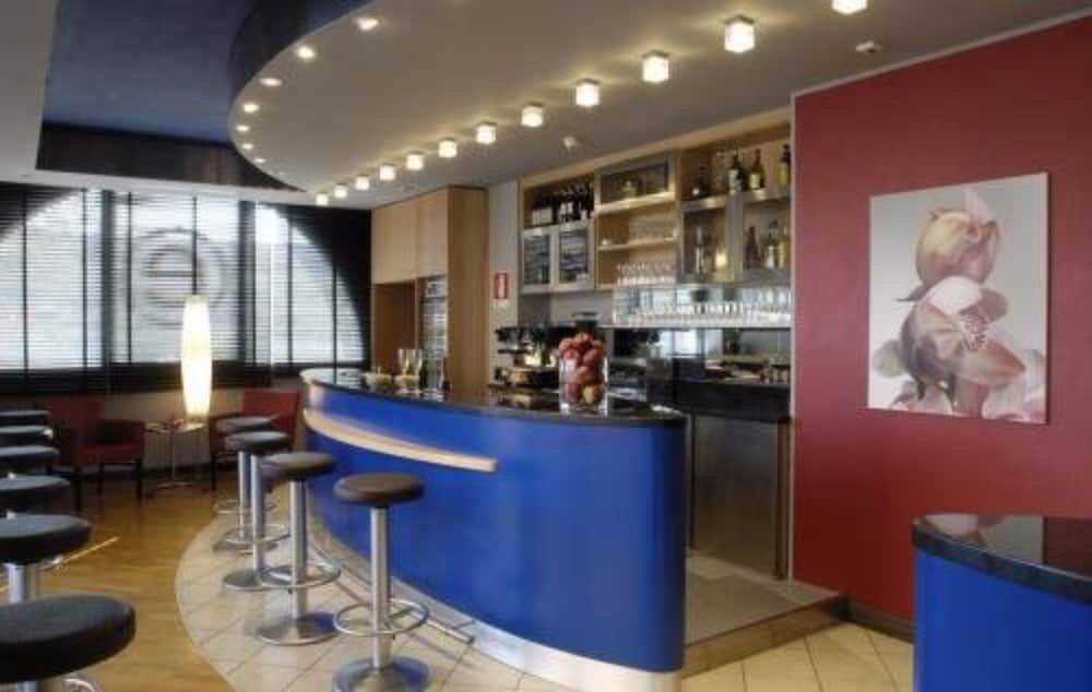 Foto de restauración de Executive Hotel