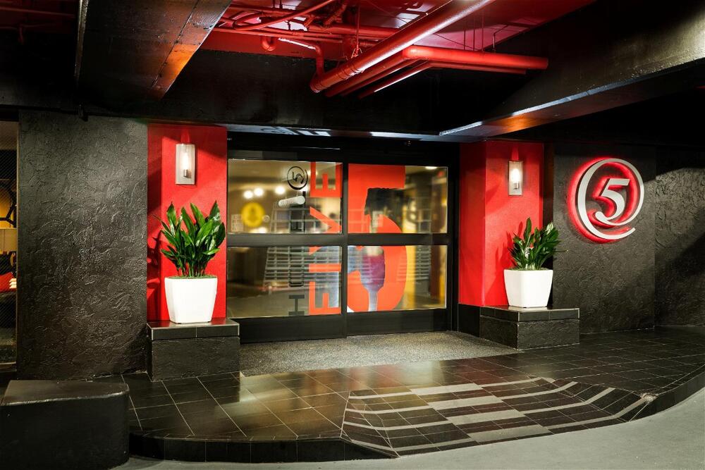 Foto del exterior de Staypineapple, Hotel FIVE, Downtown Seattle