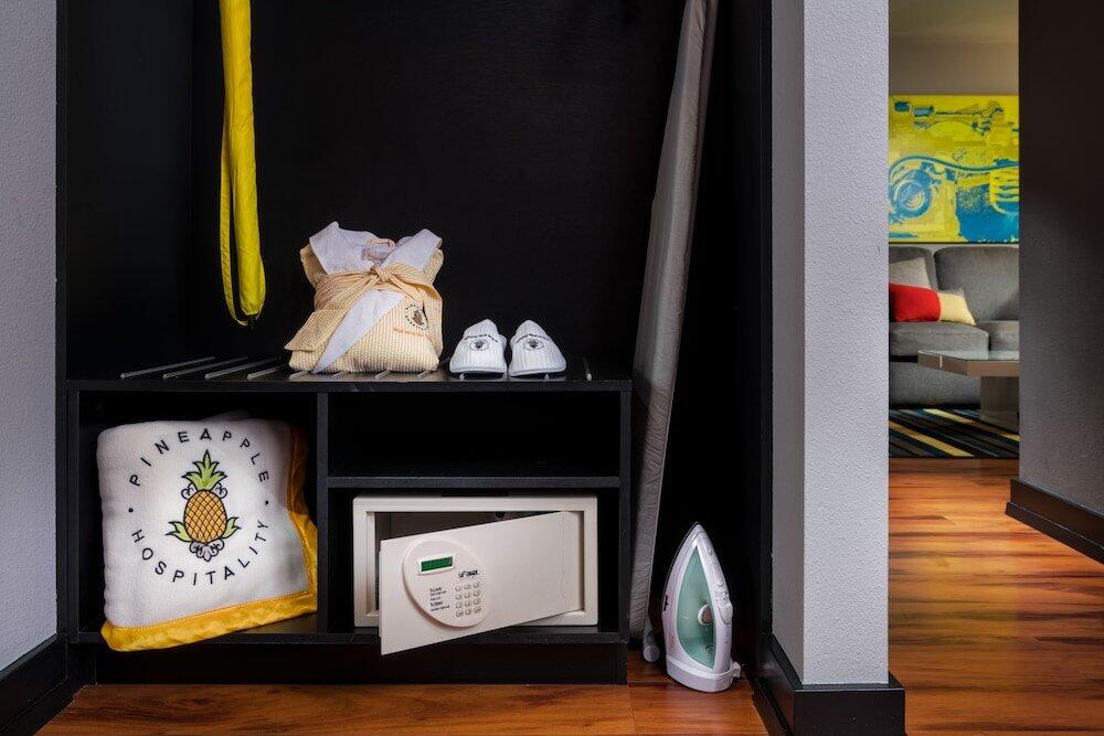 Foto de una habitación de Staypineapple, Hotel FIVE, Downtown Seattle