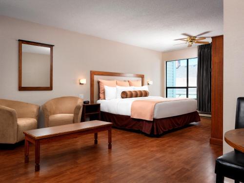 Room – Huntingdon Manor Hotel