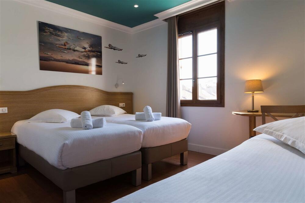 Foto de una habitación de The Originals Boutique, Grand Hôtel de la Gare, Toulon