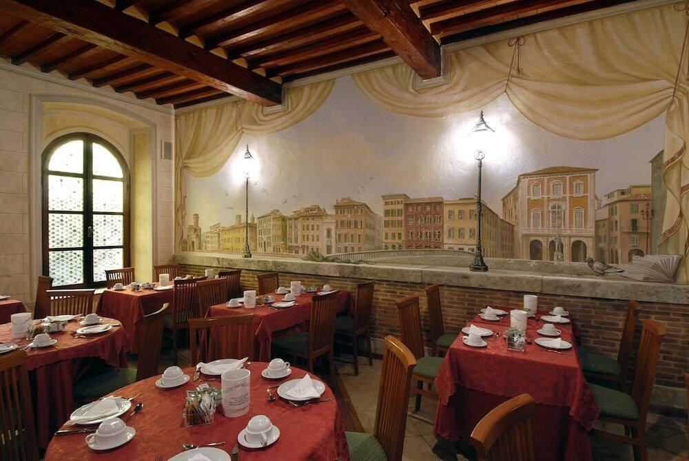 Foto de restauración de Hotel Bologna
