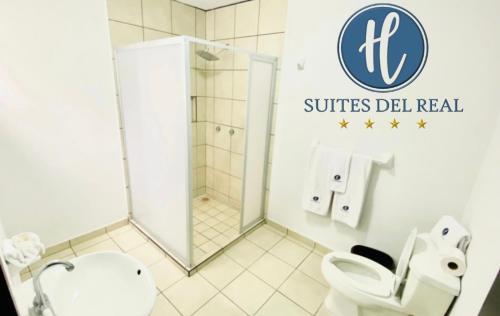 Foto de una habitación de Suites del Real