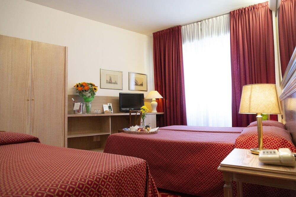 Foto de una habitación de iH Hotels Milano St. John