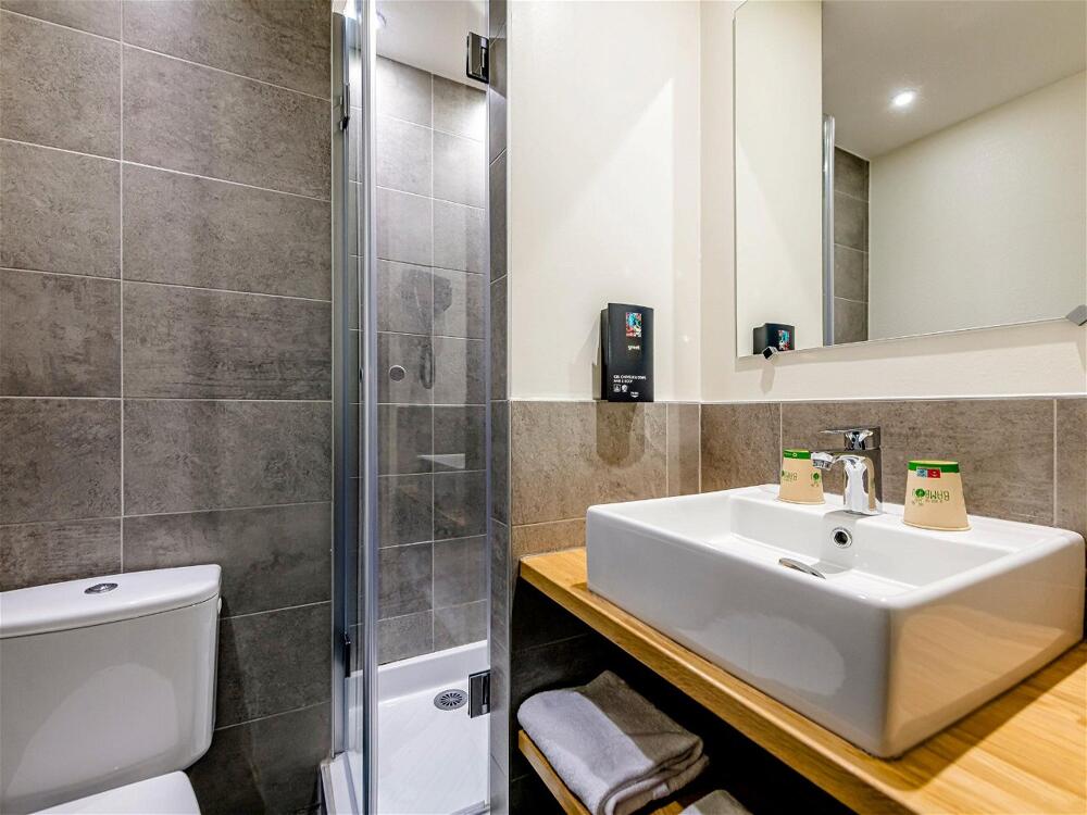 Foto del baño de Greet Hotel Bordeaux Floirac Arena