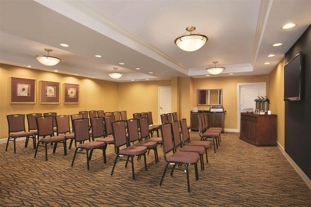 Foto general de Hotel Country Inn &amp;amp; Suites by Radisson, Atlanta Airport North, GA