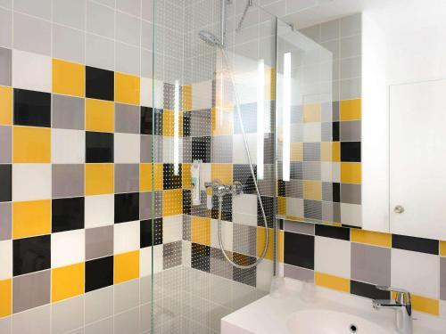 Foto del baño de Hotel ibis Styles Caen Centre Historique