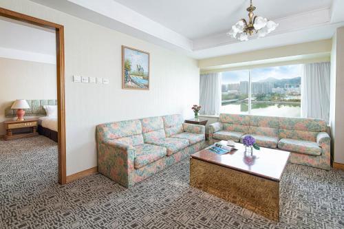 Foto de los servicios de Regal Riverside Hotel