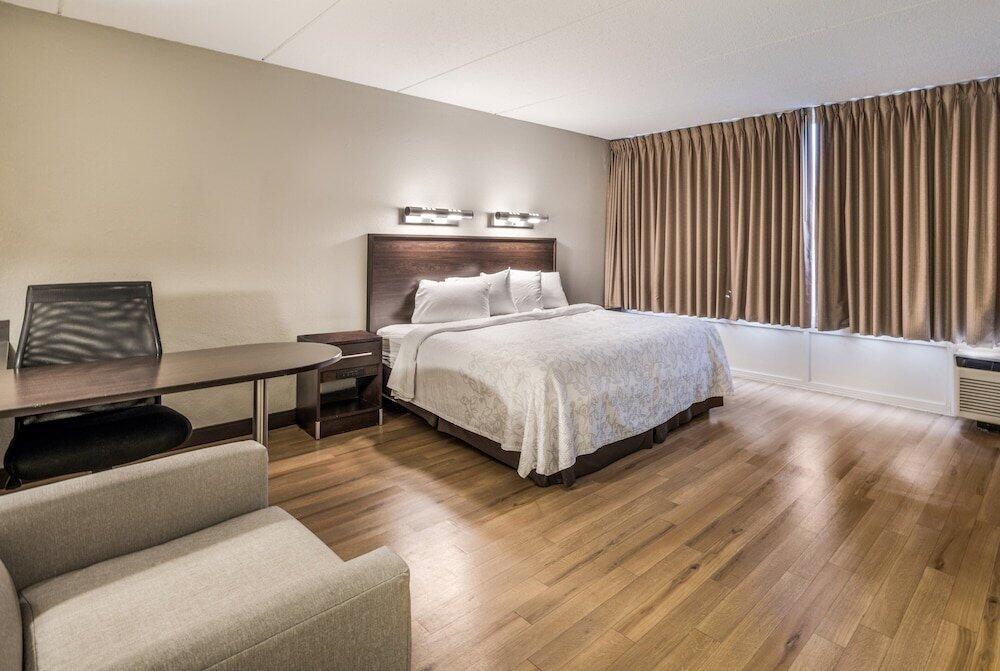 Foto de una habitación de Hotel Red Roof Inn PLUS+ Boston - Woburn/ Burlington