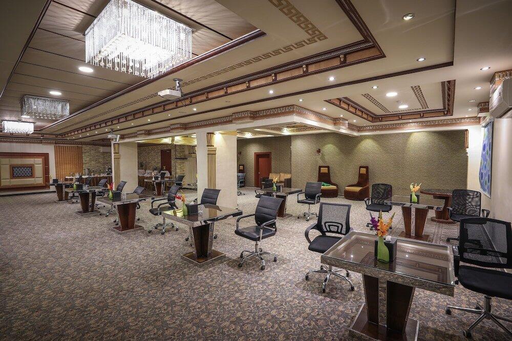 Photo – Meral Crown Hotel