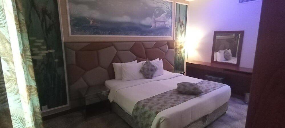 Room – Meral Crown Hotel