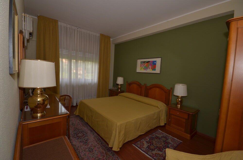 Foto de una habitación de Garden Hotel