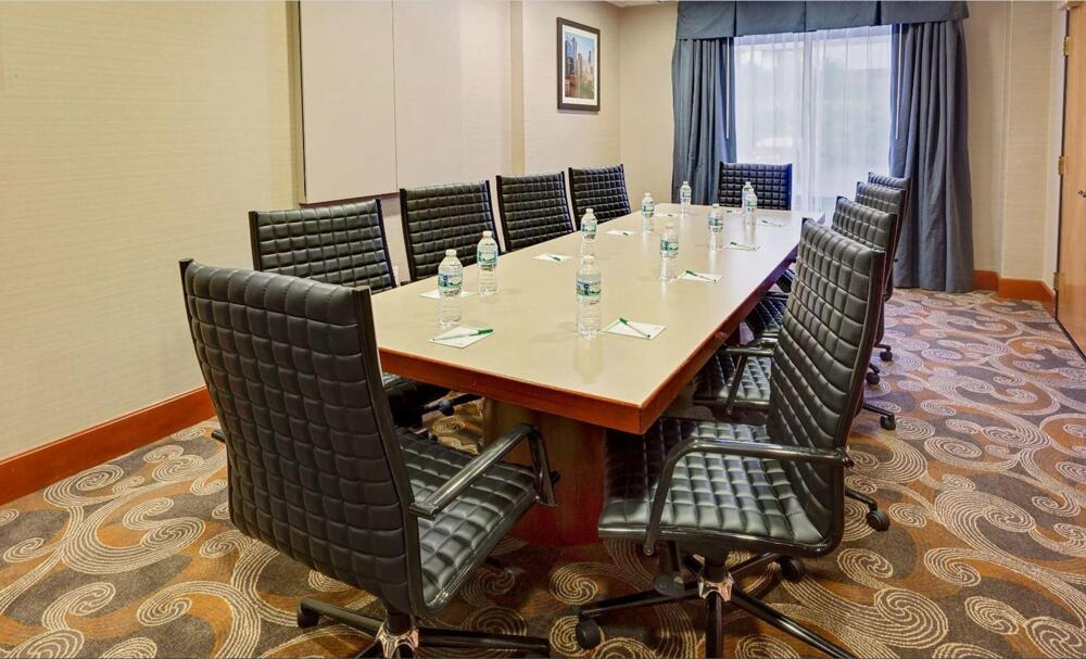 Foto de los servicios de Hotel Wingate by Wyndham - Arlington Heights