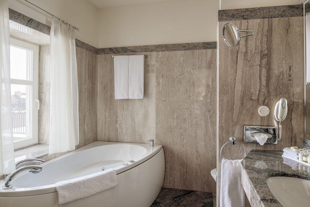 Foto del baño de National Hotel