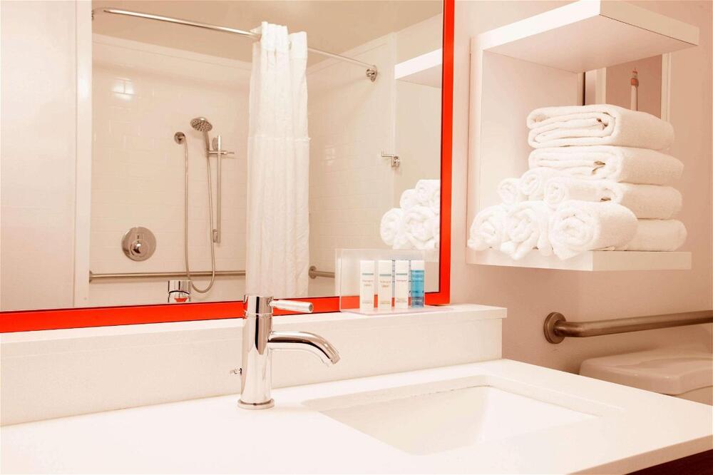 Foto del baño de Hotel Hampton Inn Pennsville