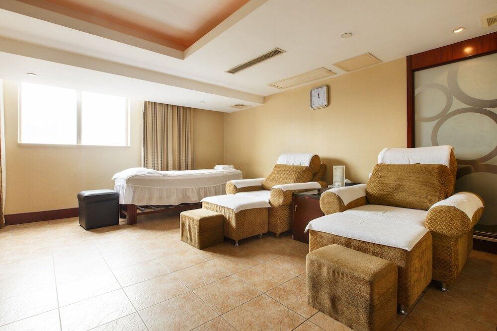 Foto de los servicios de Grand Royal Hotel