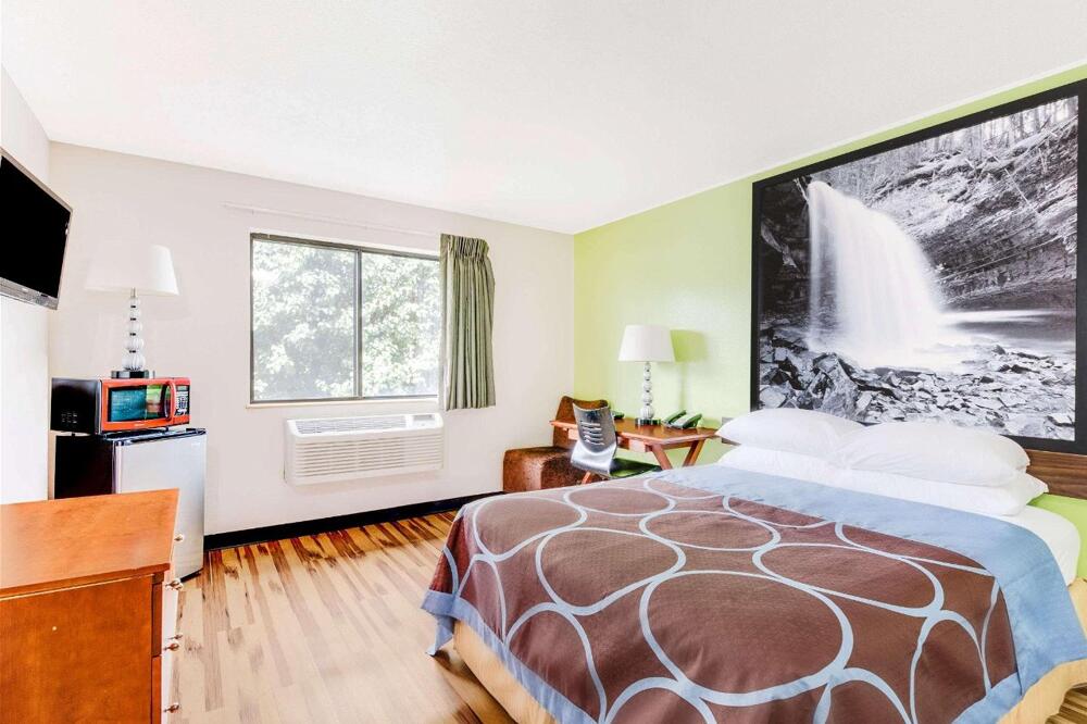 Room – Motel Super 8 by Wyndham Hagerstown