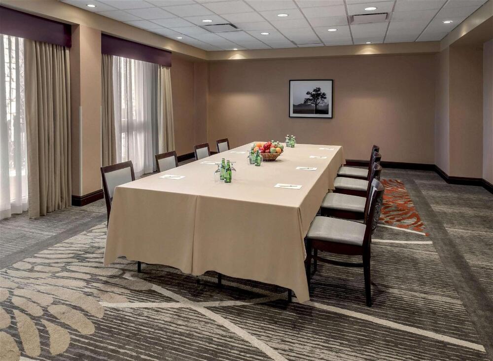 Foto general de Hotel DoubleTree by Hilton Pittsburgh Airport